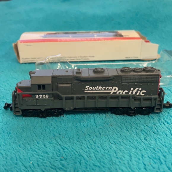 Southern Pacific Locomotive #9725 Model Train No 418 High Speed In Box - Picture 3 of 7